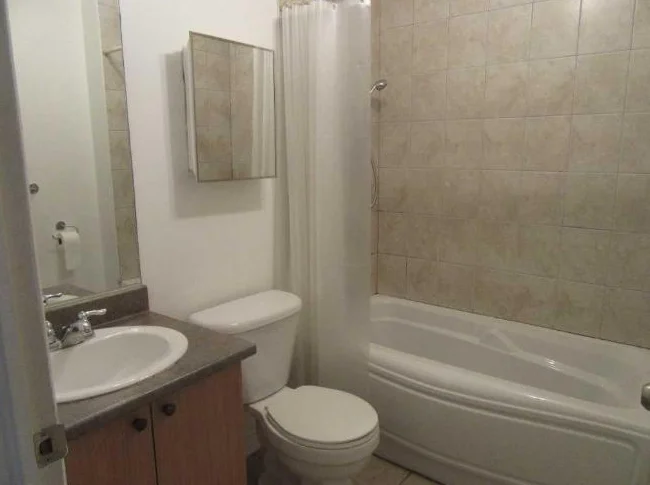 Logement 3 1/2 à louer thumbnail 3