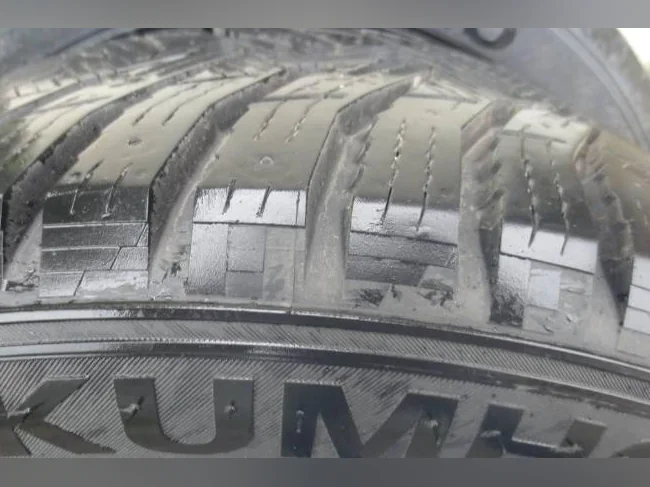 PNEUS D'HIVER VENDRE EXCELLENTE CONDITION thumbnail 5
