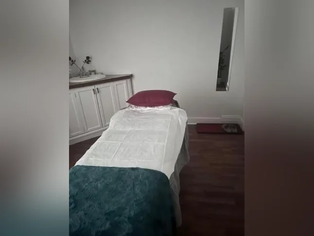 Good hands massage in Pointe Claire thumbnail 3