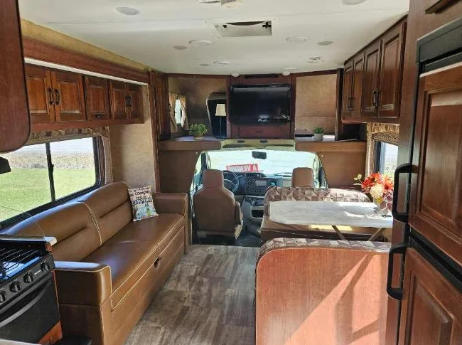 Classe C Forest River Forester 2861DS 2015, 35700 kms thumbnail 6