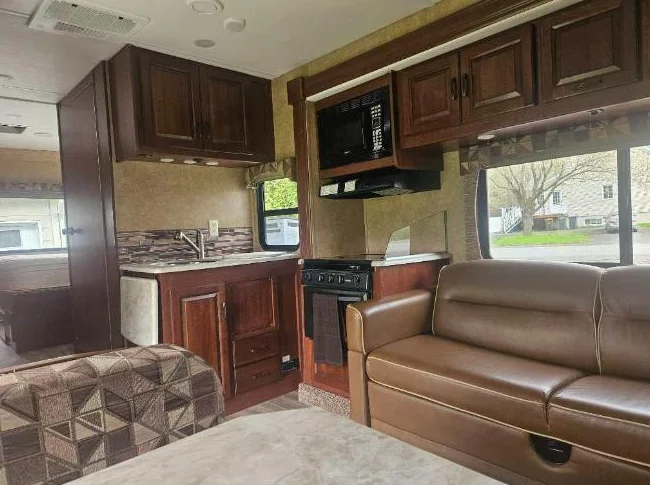 Classe C Forest River Forester 2861DS 2015, 35700 kms thumbnail 9