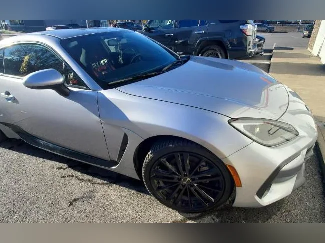 Subaru BRZ sport-tech  2023 thumbnail 4