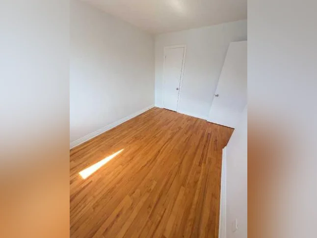 Appartements de 5-1/2 à louer thumbnail 7