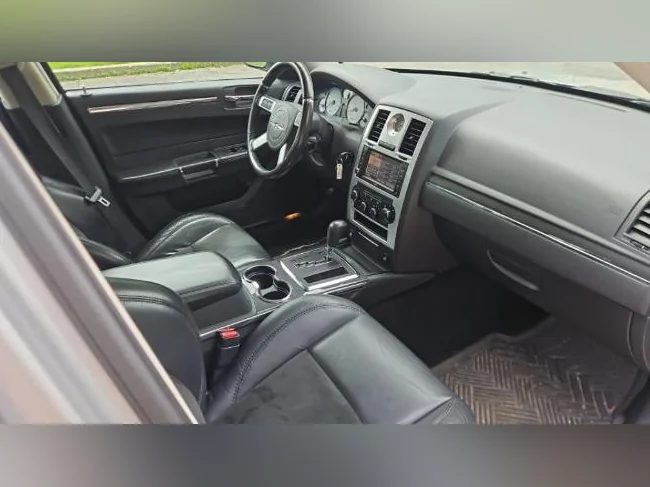 Chrysler 300 SRT8 2009 (425hp) thumbnail 5