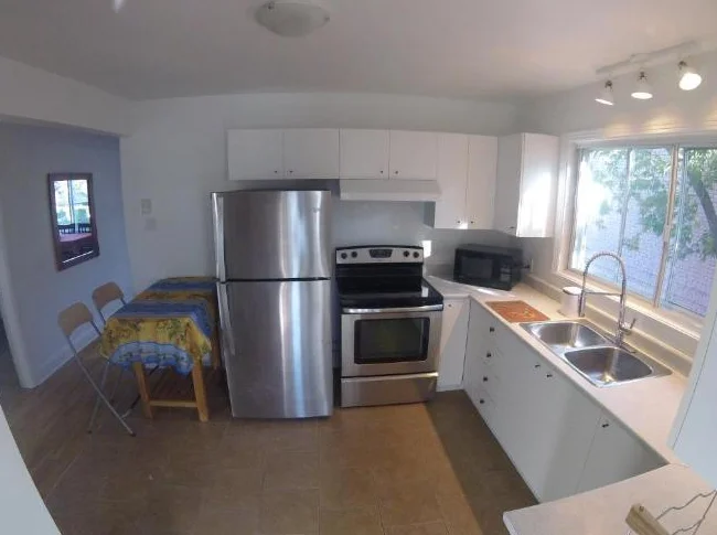 5 1/2 a louer haut de duplex. thumbnail 6