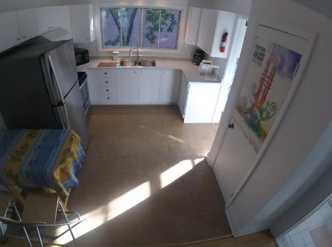 5 1/2 a louer haut de duplex. thumbnail 5