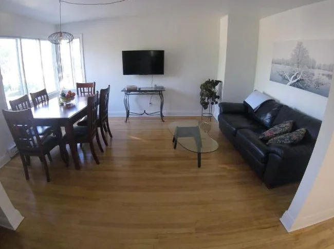 5 1/2 a louer haut de duplex. thumbnail 3