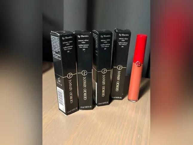 4 Giorgio Armani (Lip Maestro) no:214 ambra *NEUF* 5$/ch