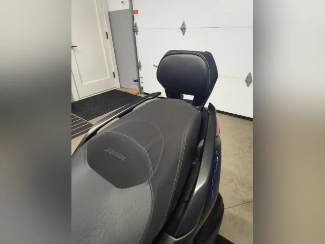 SCOOTER 300cc YAMAHA XMAX 2024 COMME NEUF thumbnail 4