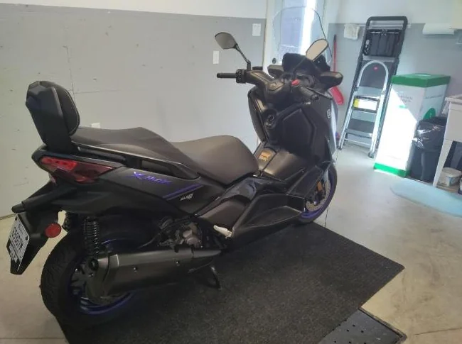 SCOOTER 300cc YAMAHA XMAX 2024 COMME NEUF