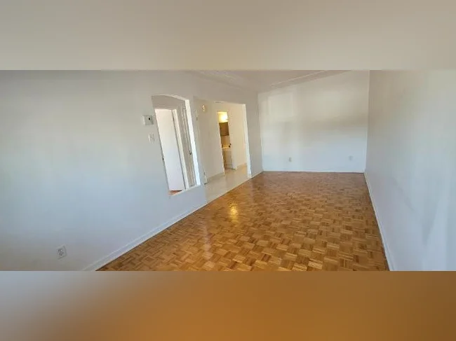 4 1/2 Rez-de-chaussé avec entrée indépendante (prop occupants)