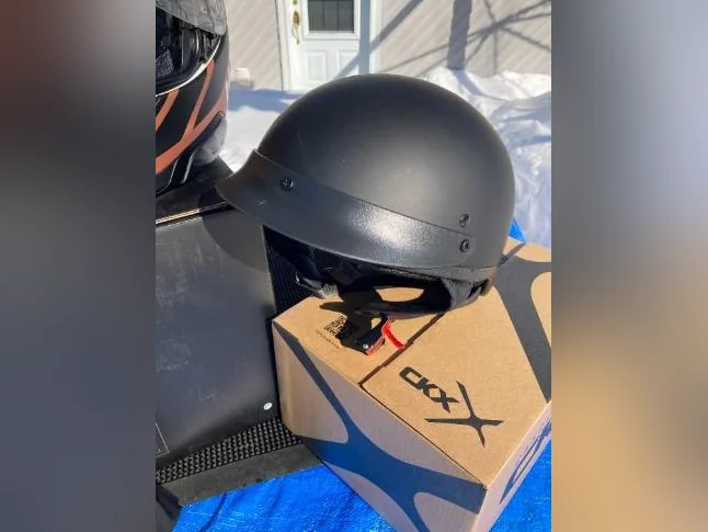 Casques de moto un HJC RPHA 71 et un casque ouvert CKX thumbnail 2