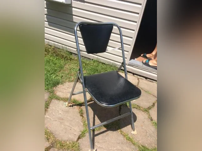 CHAISE PLIABLE TRÈS SOLIDE