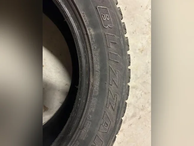 Pneu hiver p275/55r20 thumbnail 2