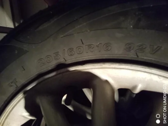 Pneus d'été 205/60/R16 montés sur jantes Chrysler Sebring 2005(5x100) originaux avec caps thumbnail 7