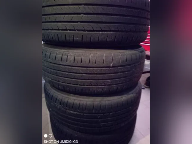 Pneus d'été 205/60/R16 montés sur jantes Chrysler Sebring 2005(5x100) originaux avec caps thumbnail 6