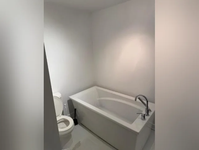 Chambre meublée tout inclus Condo moderne 700$/mois Saint-Hubert 1 personne seulement | Dispo maintenant thumbnail 10