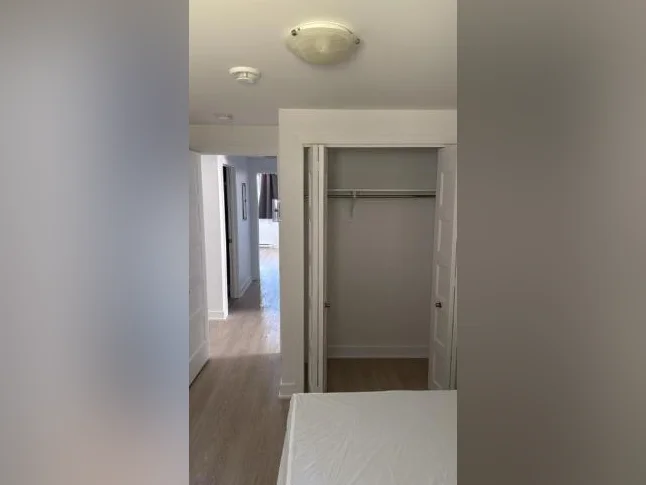 Chambre meublée tout inclus Condo moderne 700$/mois Saint-Hubert 1 personne seulement | Dispo maintenant thumbnail 9