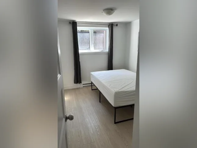 Chambre meublée tout inclus Condo moderne 700$/mois Saint-Hubert 1 personne seulement | Dispo maintenant