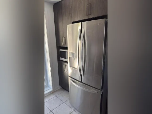 Chambre meublée tout inclus Condo moderne 700$/mois Saint-Hubert 1 personne seulement | Dispo maintenant thumbnail 4