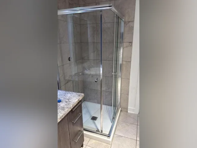 Chambre meublée tout inclus Condo moderne 700$/mois Saint-Hubert 1 personne seulement | Dispo maintenant thumbnail 3