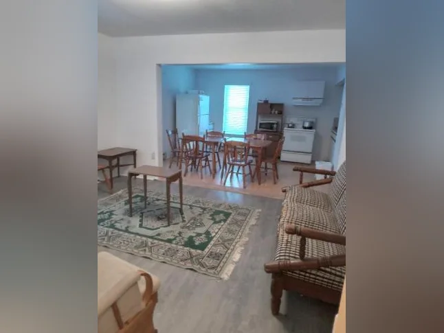 Appartement chauffé de 4 chambres sur 2 étages à Stanstead thumbnail 4