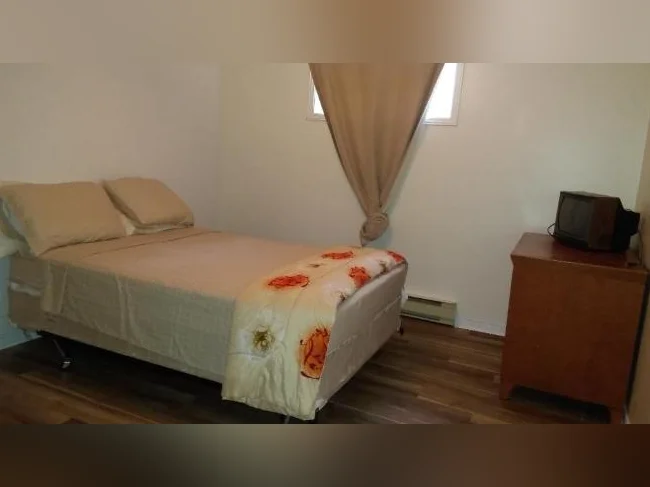 Appartement chauffé de 4 chambres sur 2 étages à Stanstead thumbnail 6