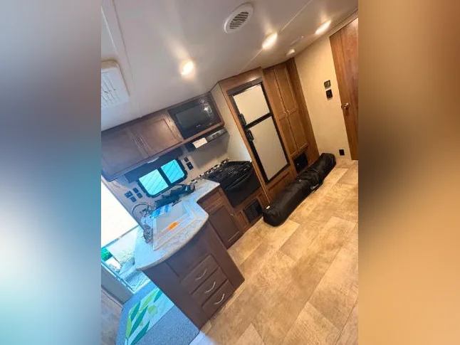 Roulotte Gulfstream Trailmaster 2019- 28 pied thumbnail 8