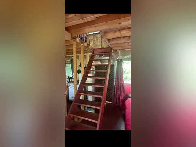 0.75 acre de nature avec chalet off grid thumbnail 4