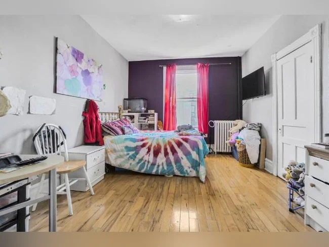 2300$ - 4 chambres, semi-meublé, superbe emplacement thumbnail 6