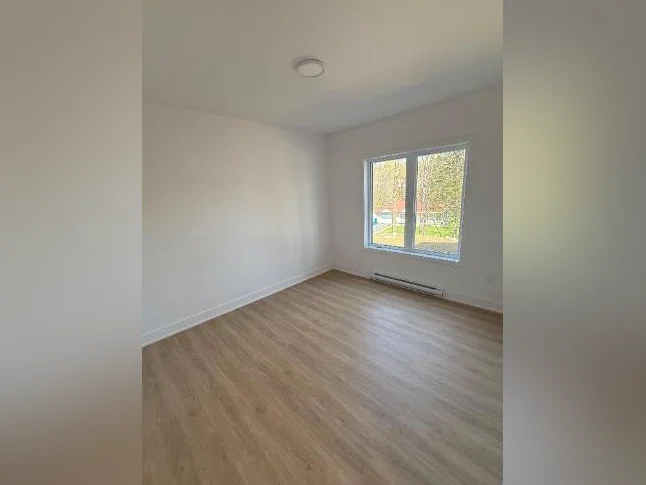 Logement neuf 3 chambres à louer Val-des-Monts thumbnail 7