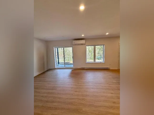 Logement neuf 3 chambres à louer Val-des-Monts thumbnail 2