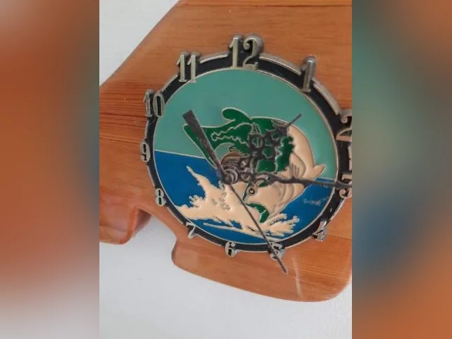 Horloge murale a pile ( carte de île du prince Édouard fabrication artisanale thumbnail 2