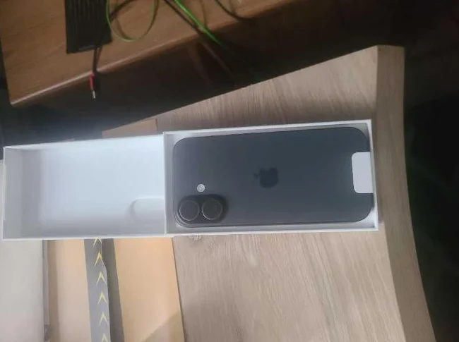 Brand new iphone 17 256gb black thumbnail 2