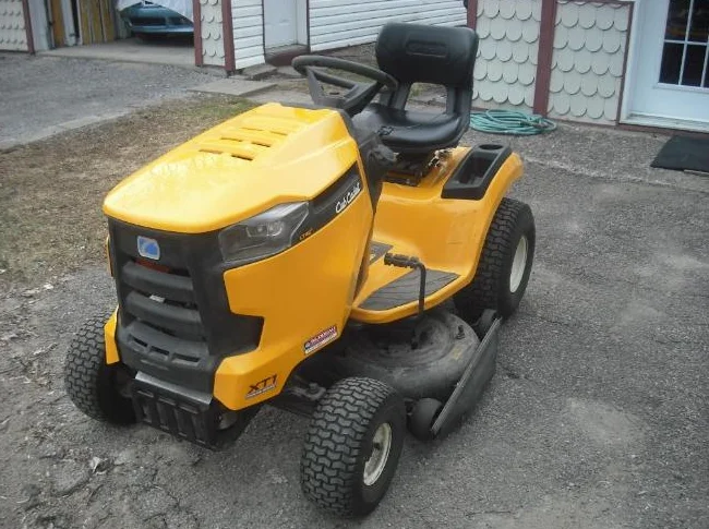 TRACTEUR À GAZON thumbnail 3