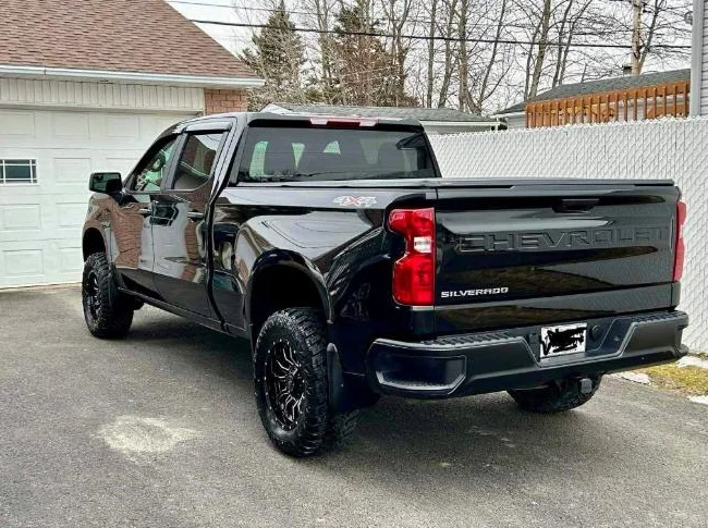 Chevrolet Silverado 1500 2023 thumbnail 3