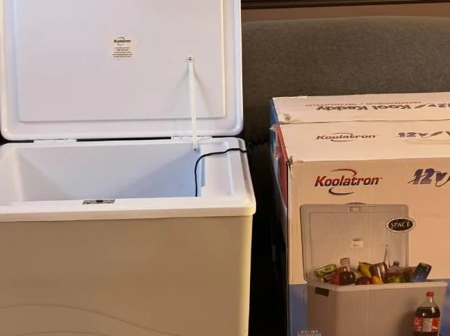 Frigidaire d'auto thumbnail 6