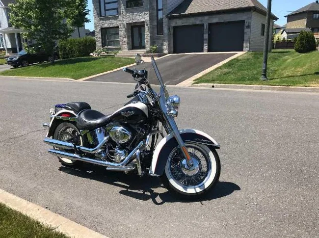 Harley Davidson Softail Deluxe FLSTN 2011
