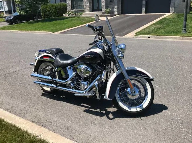 Harley Davidson Softail Deluxe FLSTN 2011 thumbnail 4