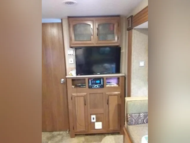 Roulotte 28pieds Coachmen freedom express 2015 modèle 248RB, cuisine extérieure thumbnail 4
