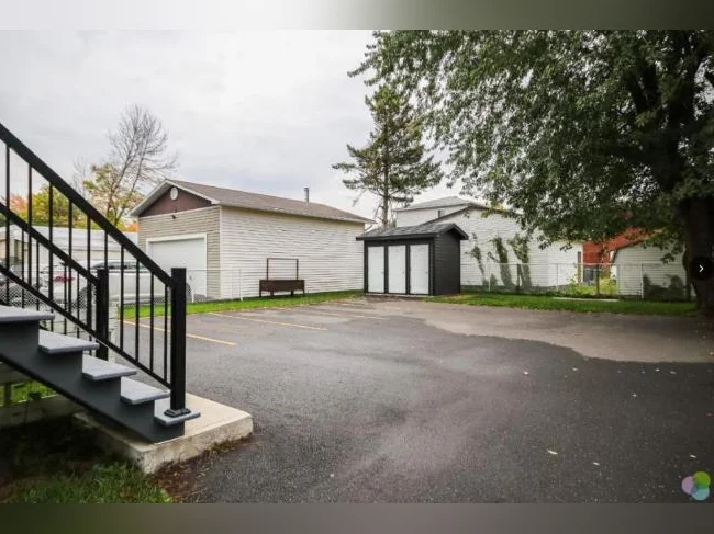 Superbe logement 4 1/2 à louer thumbnail 10