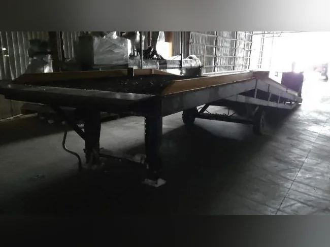 Rampe de chargement 10 000 kg comme neuve (~200 h) thumbnail 2