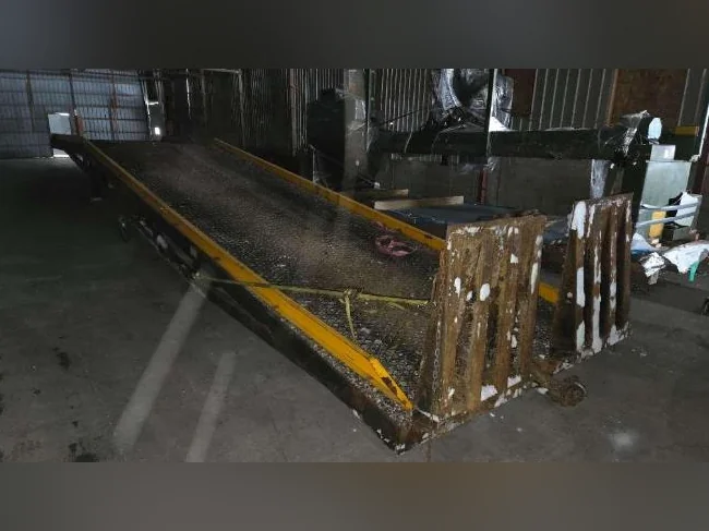 Rampe de chargement 10 000 kg comme neuve (~200 h)