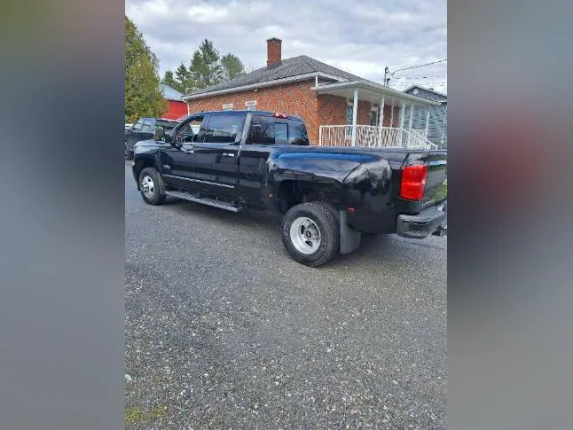 Chevrolet 3500 Silverado edition High Country 2019 a vendre thumbnail 3