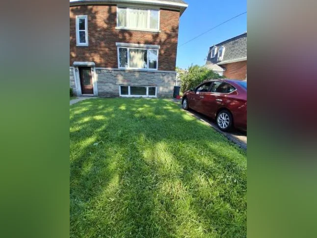 Duplex à vendre à Lachine – À quelques pas du bord de l'eau ! Duplex for Sale in Lachine – Steps from the Lakeshore!