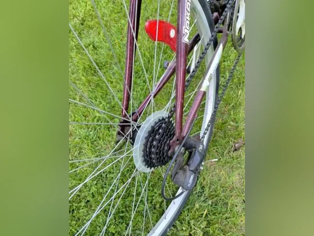 Vélo Nakamura 21 vitesses cadres de 16 pouces roue de 28 thumbnail 3