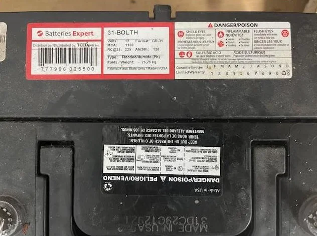 Vends 2 batteries 12 V à décharge et un moteur électrique Minn Kota 12 V - 55 lbs thumbnail 5