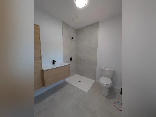 Logement 4 1/2 entièrement rénové Granby thumbnail 5