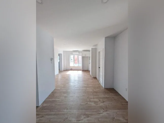 Logement 4 1/2 entièrement rénové Granby thumbnail 3