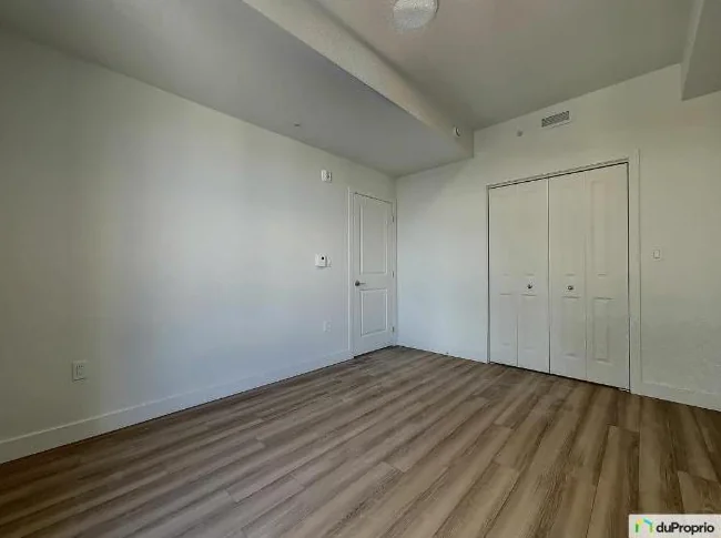 Grand 3 1/2 a St-Foy - Appartement/condo - libre immédiatement - stationnement intérieur inclus thumbnail 7